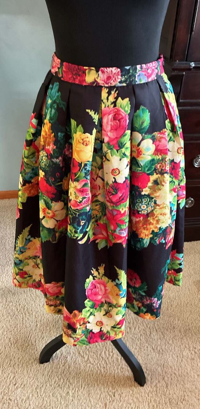 Champagne & Strawberry Floral Print Pleated A-Line Midi Skirt Sx S A708